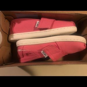 TOMS Kids Toddler Girl 9 NWT